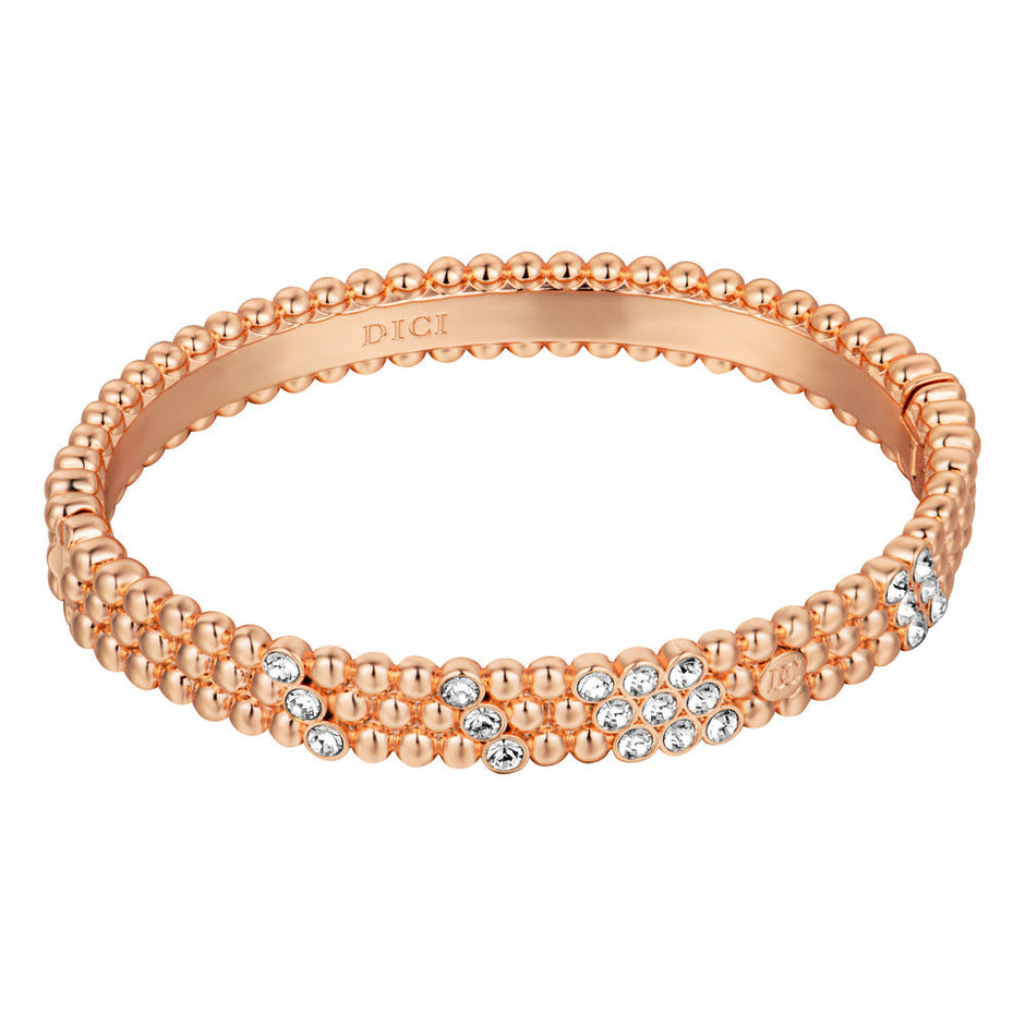 أساور نسائية