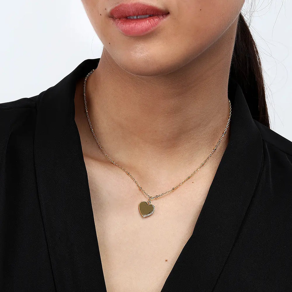 قلادة نسائية