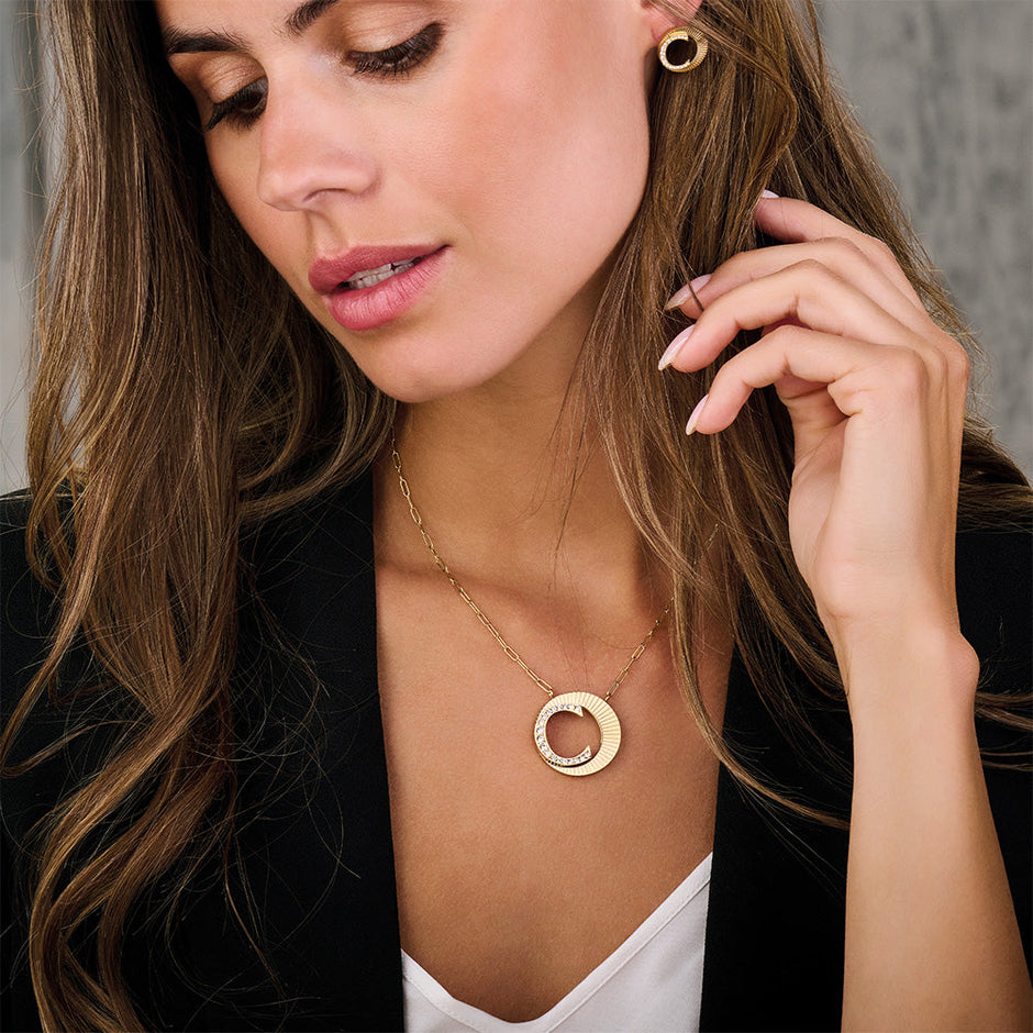 Women Pleat Necklace