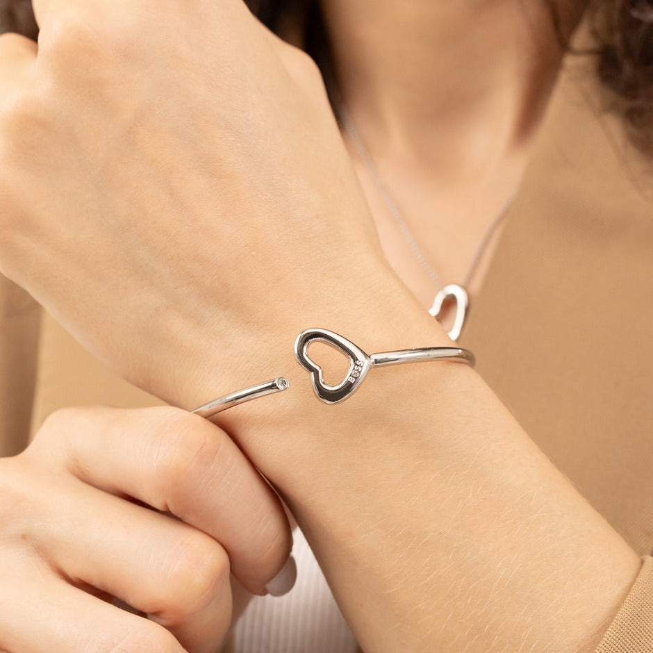 سوار فضي نسائي