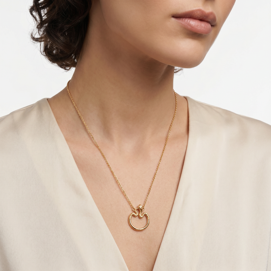 Women Veloura Necklace