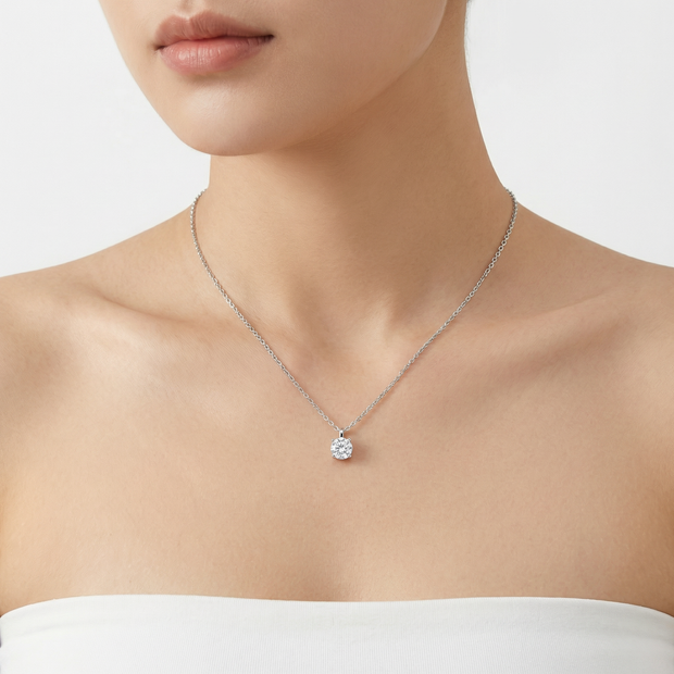 قلادة كريستال سوليتير نسائية