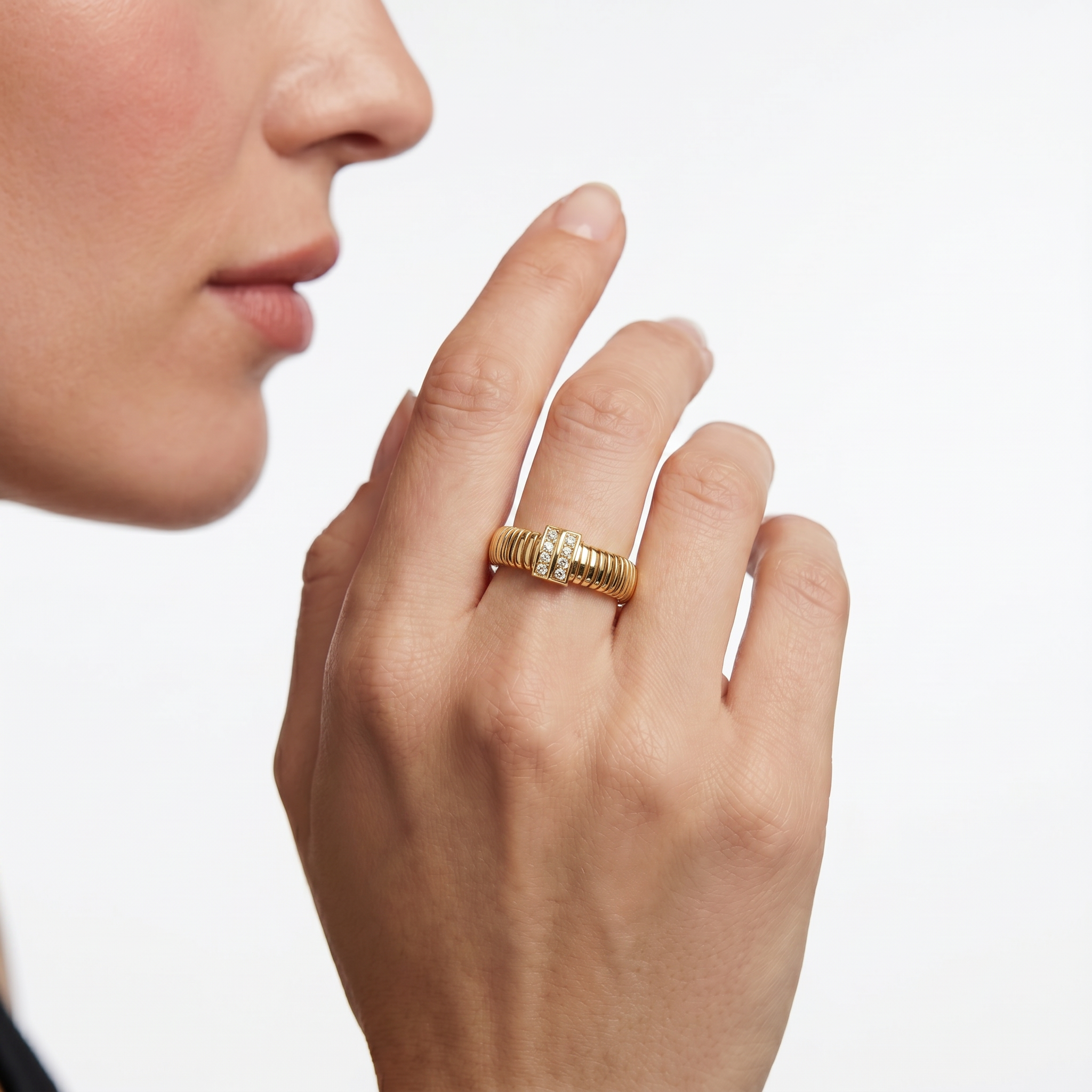 Women Onda Gold Ring