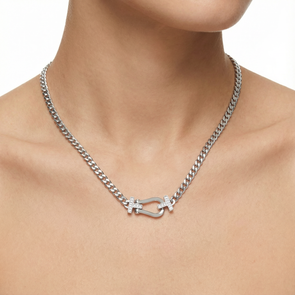 قلادة للنساء