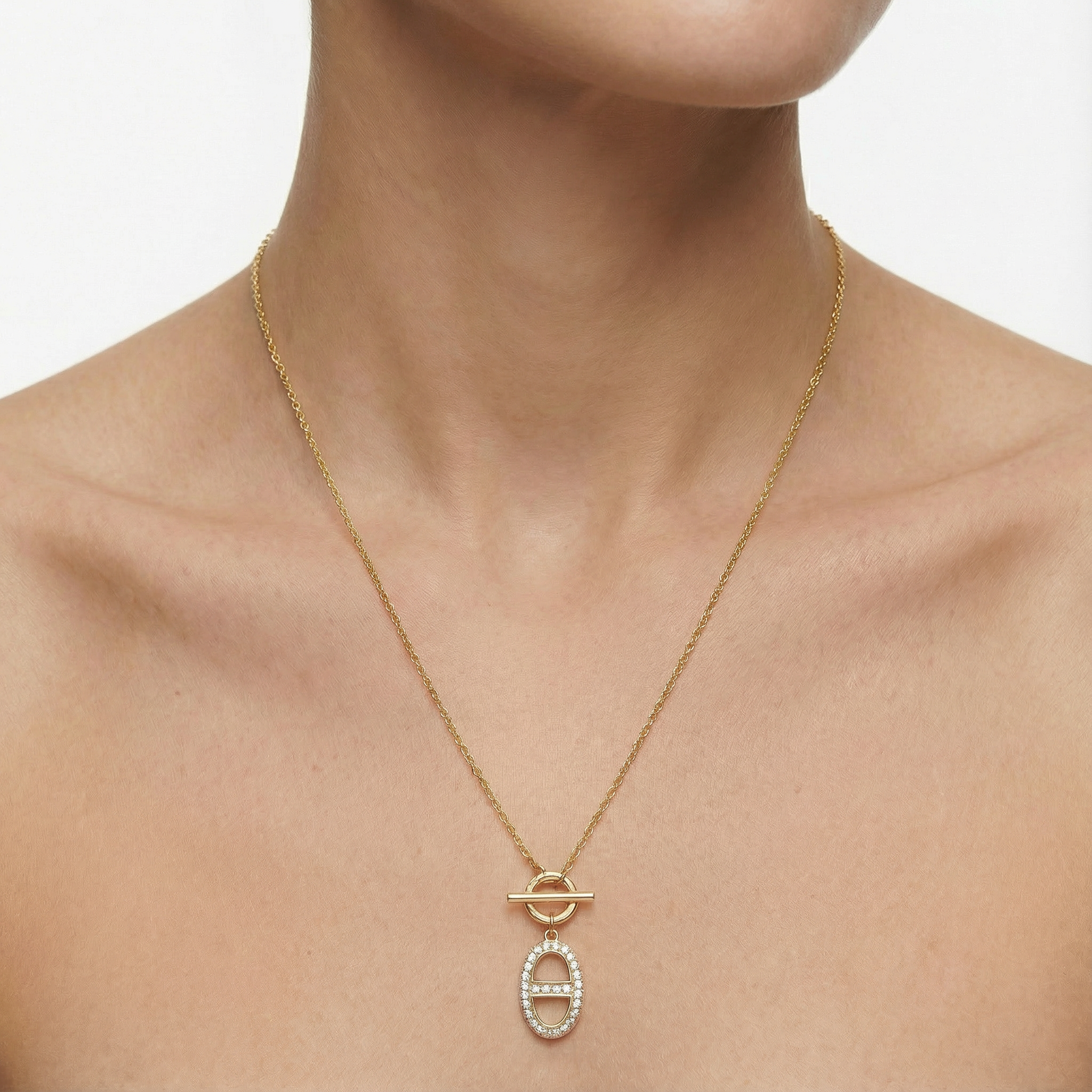 قلادة ذهبية للنساء